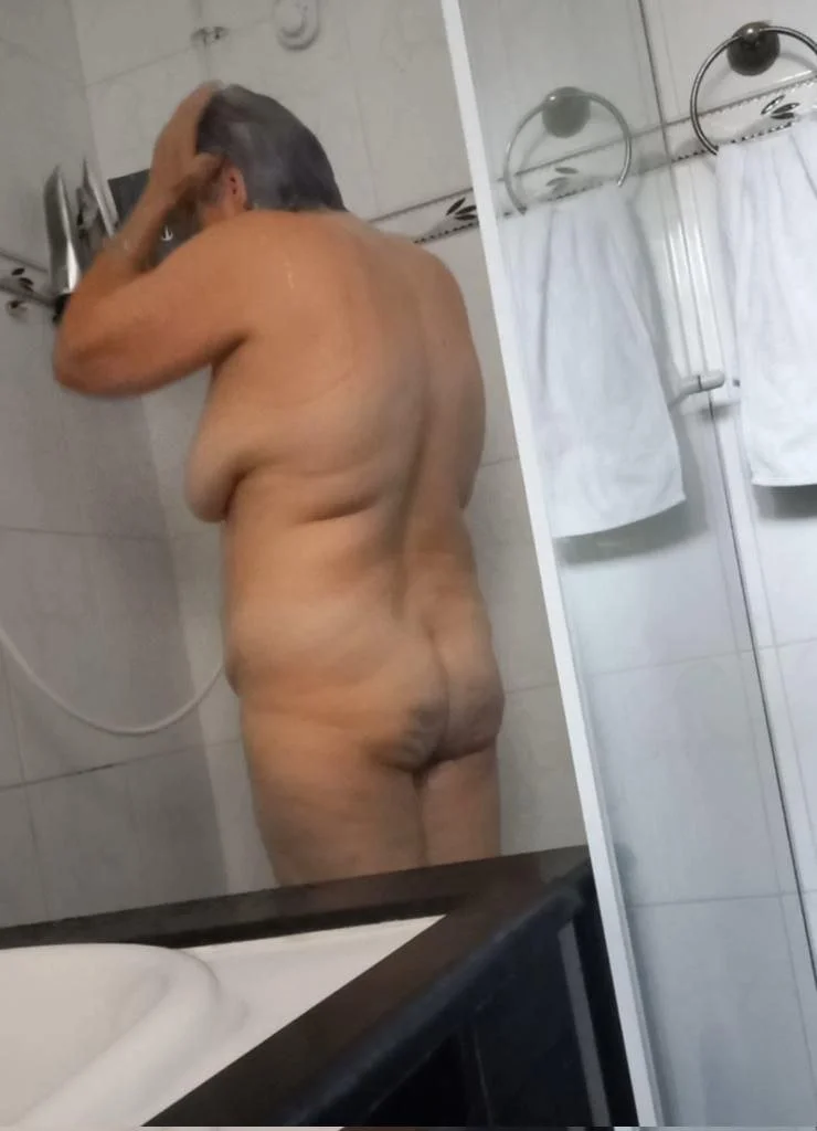 Esposa de um amigo image 3
