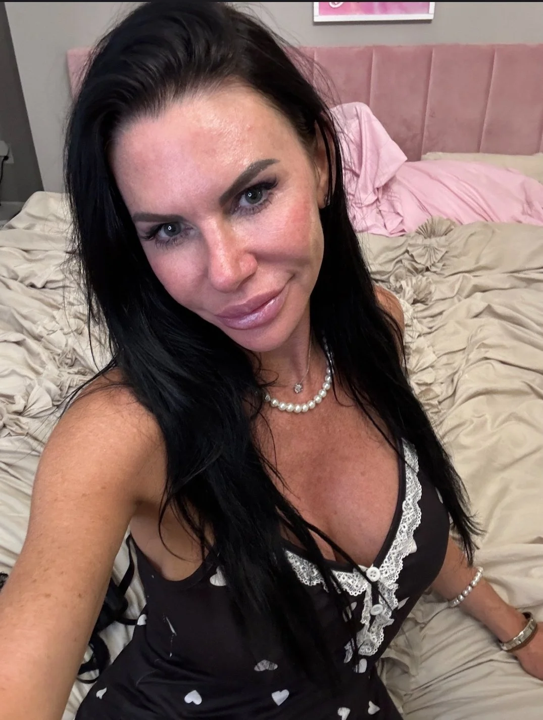 Leaked photos of a hot mom image 16