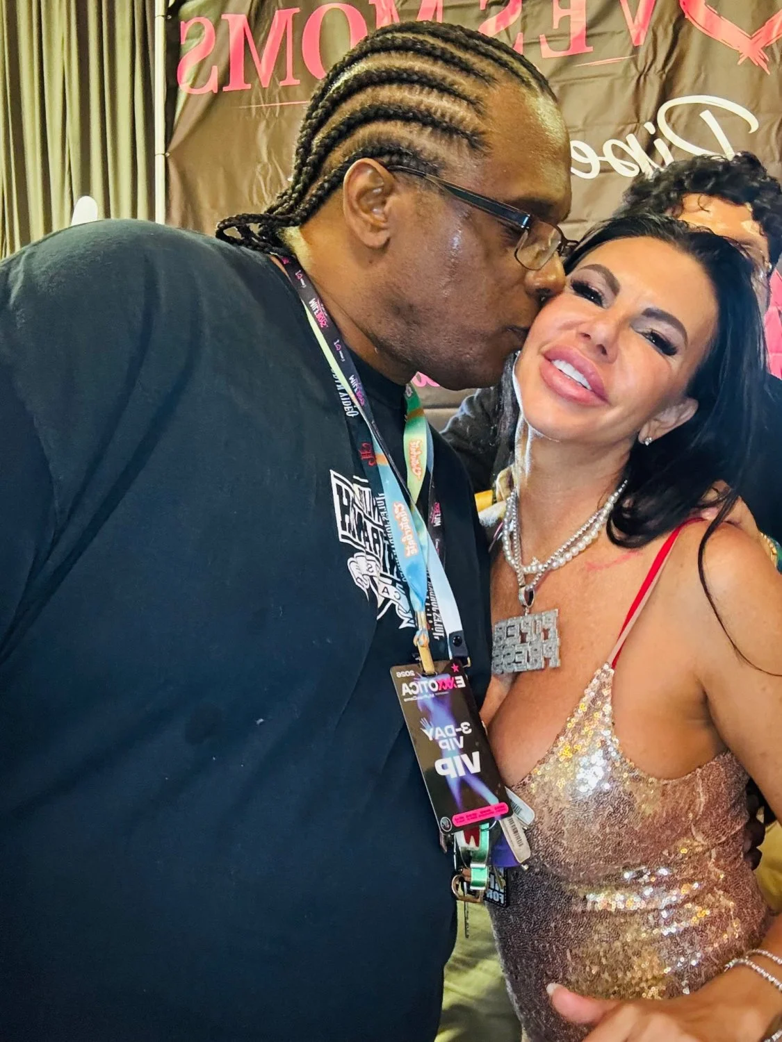 Leaked photos of a hot mom image 3