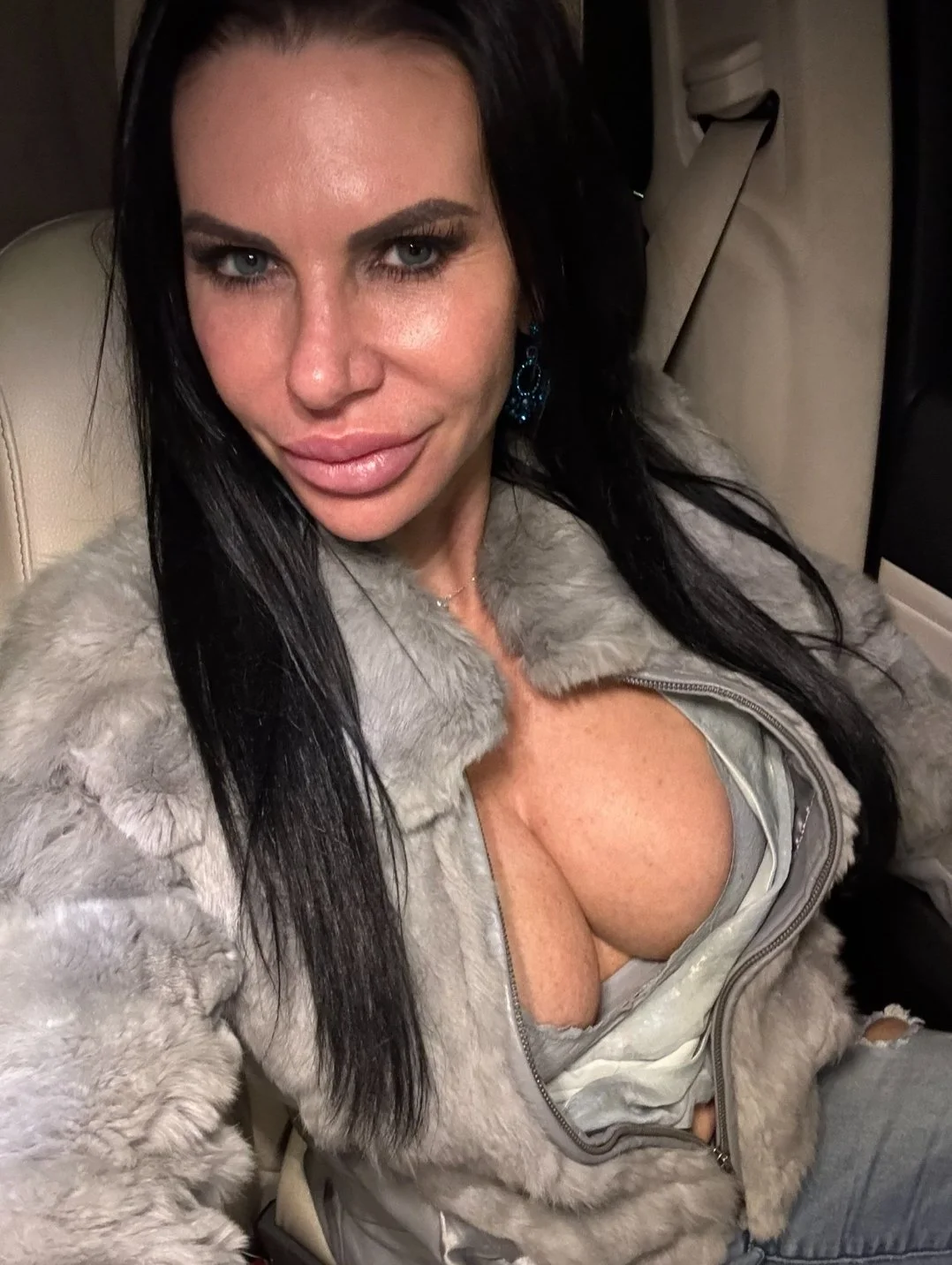 Leaked photos of a hot mom image 35