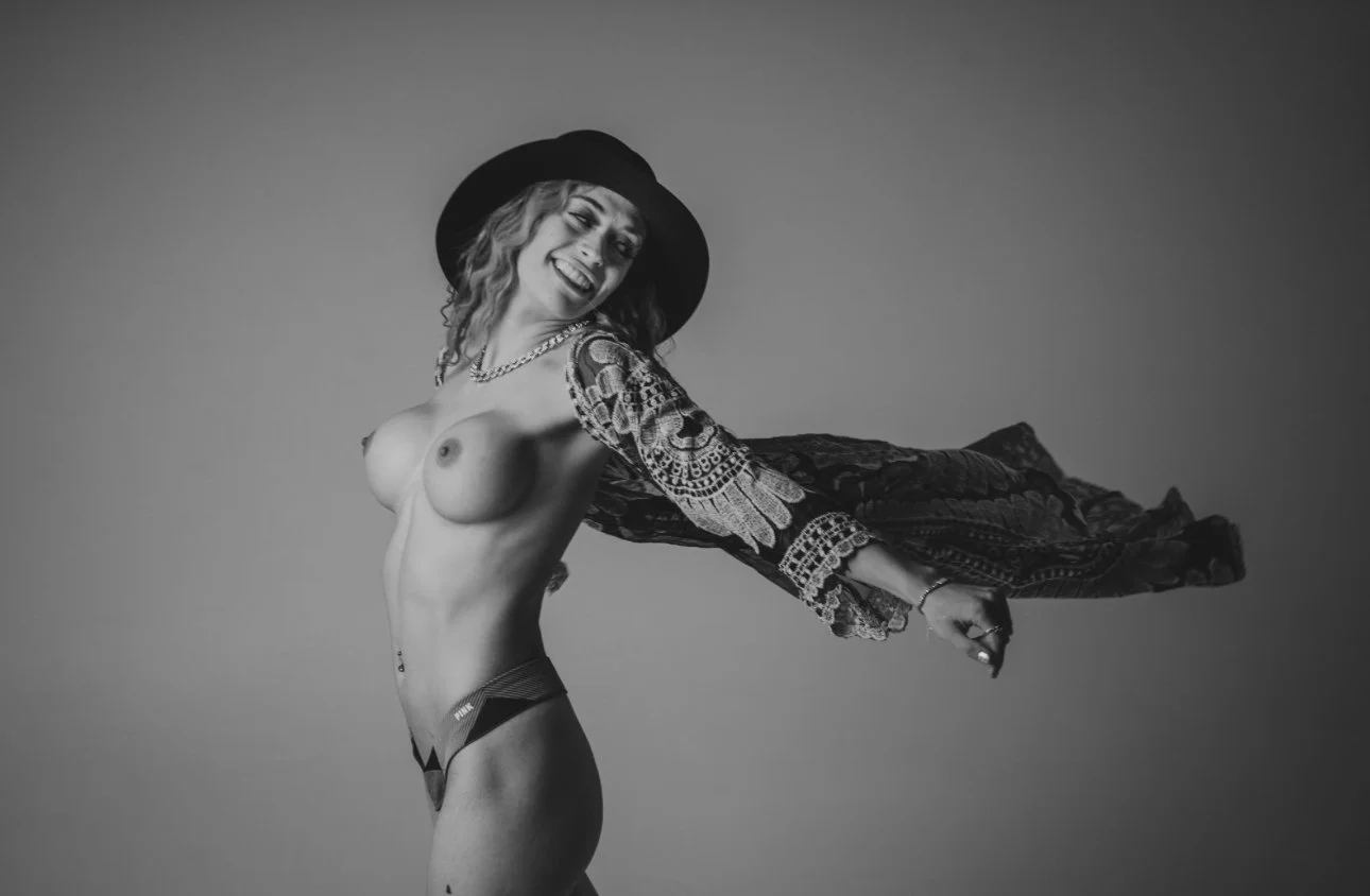 Black Hat Big Tot Boudoir image 5