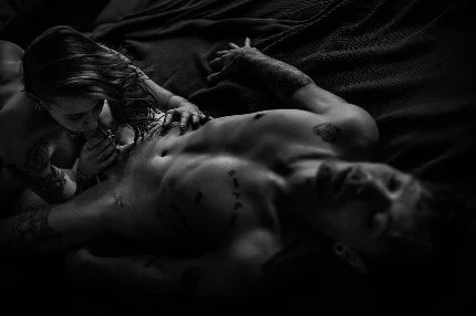 Couples boudoir image 7