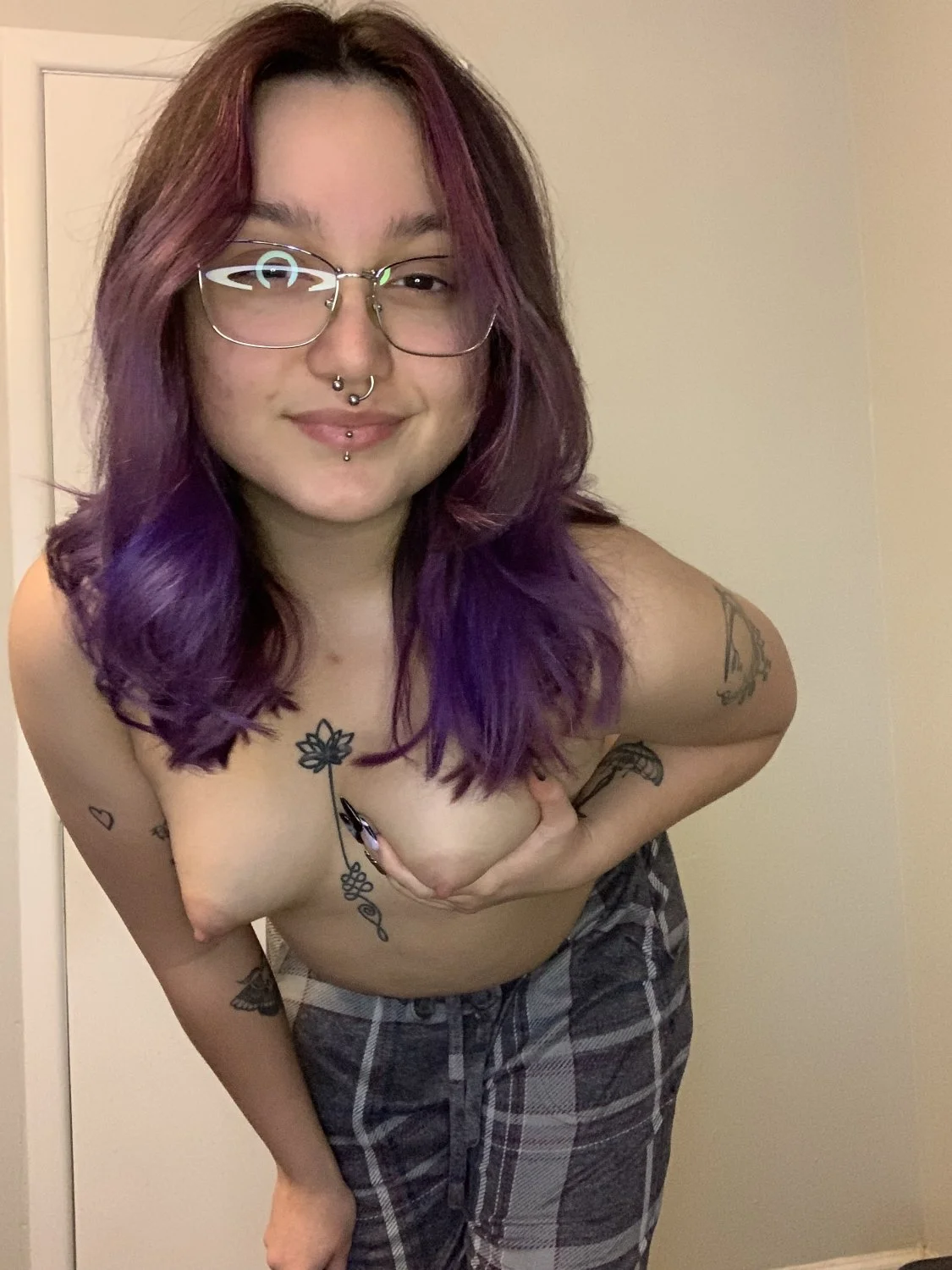 Texas Exhibitionist maintains her anonymity. Can she be found? image 20