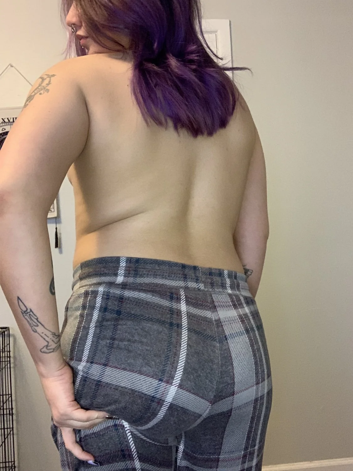 Texas Exhibitionist maintains her anonymity. Can she be found? image 27