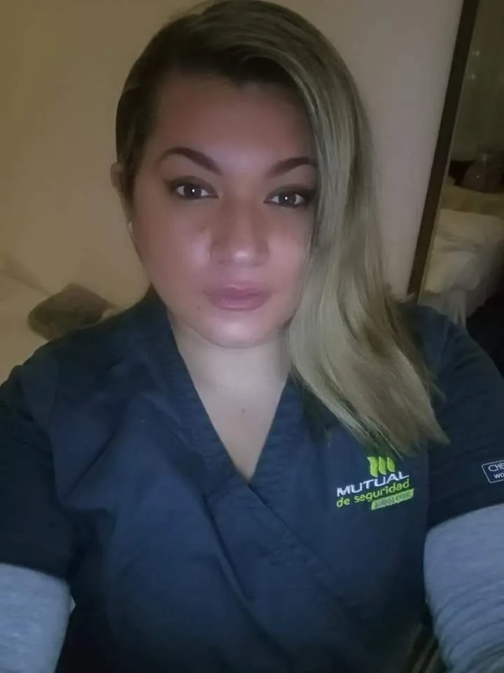 Rica enfermera colombiana image 4