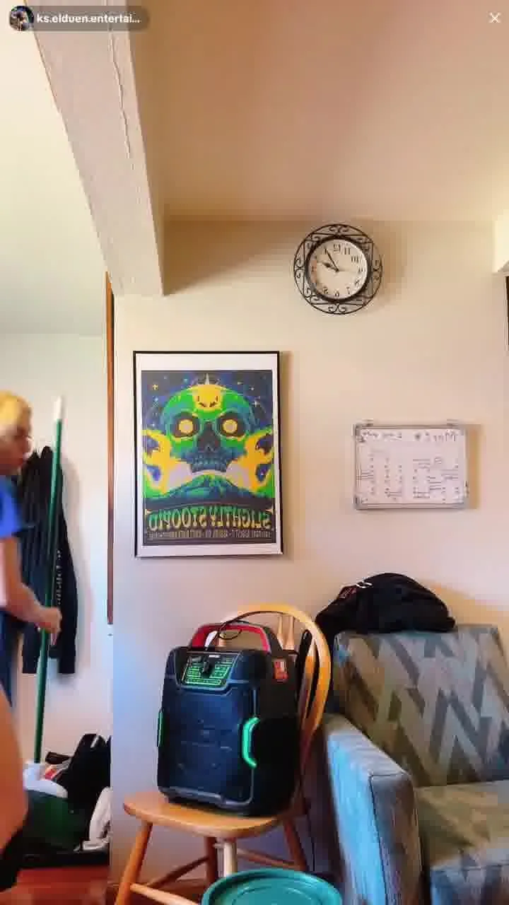 tiktok live no unders image 3