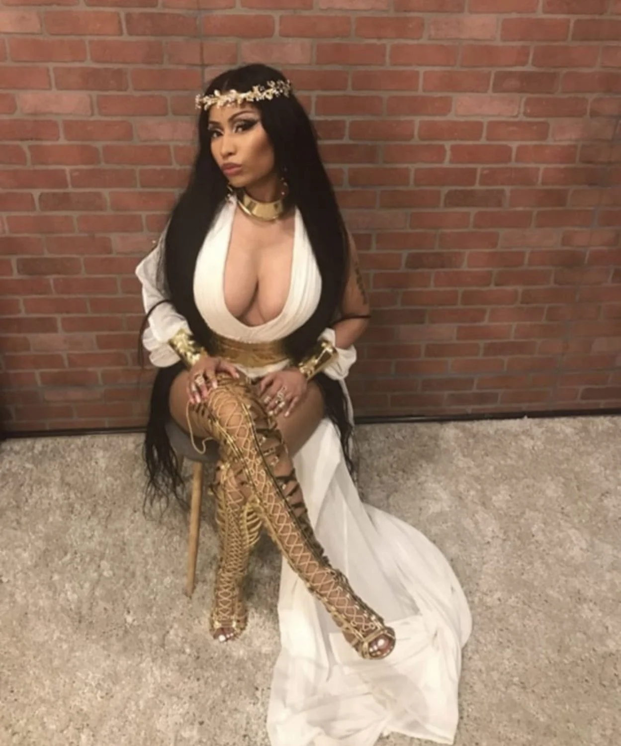 Huge ass Bimbo Tits main image