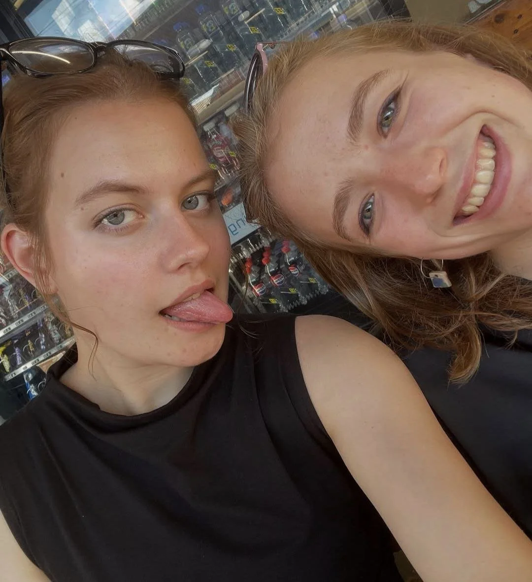 DM if you can cum trib my sis image 3