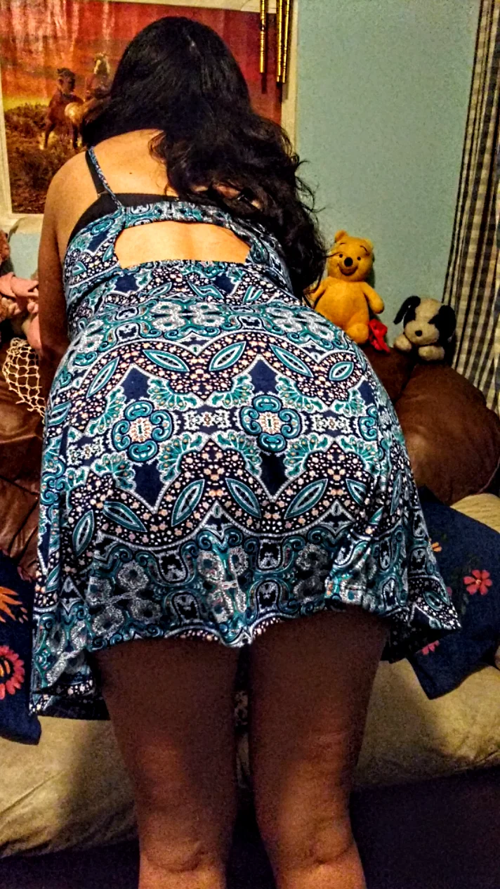 Minha esposa ontem na casa de swing em são Paulo...chupou os ovos do cara. Delícia main image