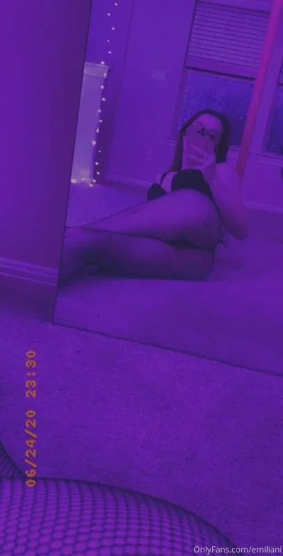 Sexiest streamer emi image 10