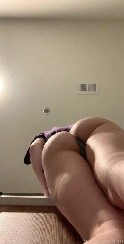 Sexiest streamer emi image 28