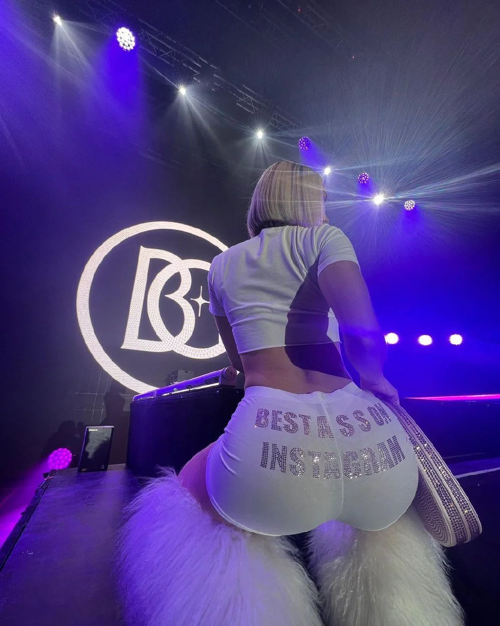 Bad Gyal image 4