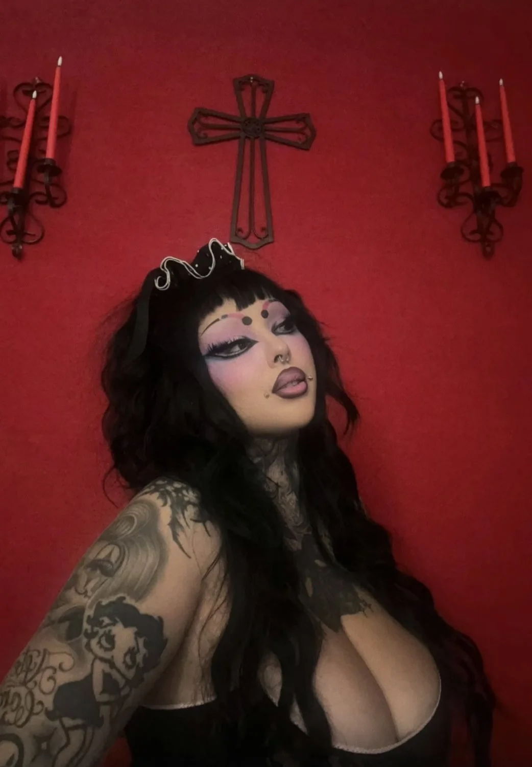 goth hottie de mas image 1