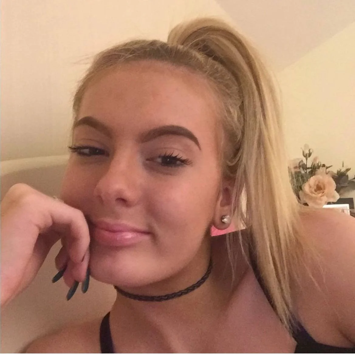 Blonde Slutty UK sister jodie image 7