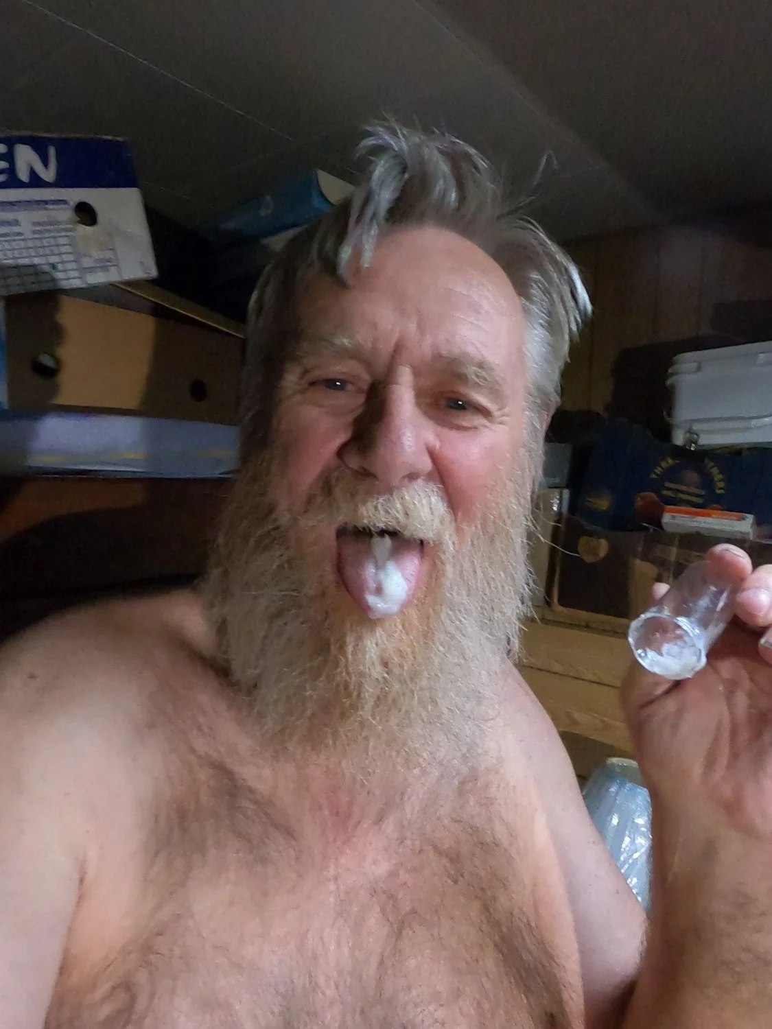 CHRIS LOVES CUM image 2