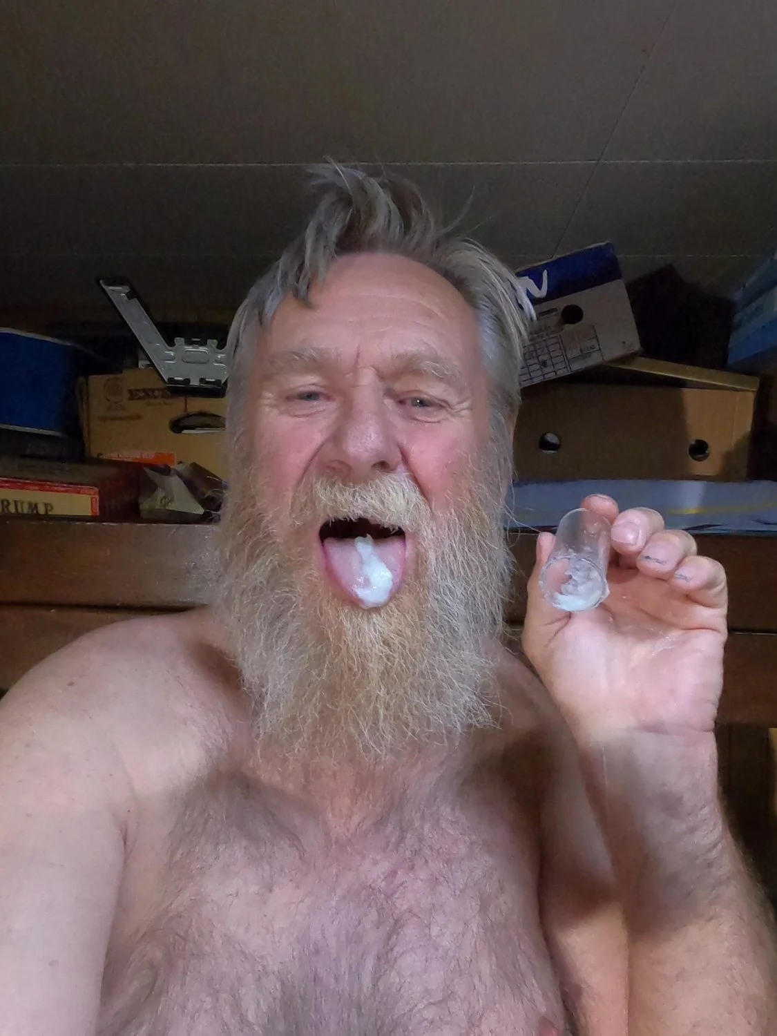 CHRIS LOVES CUM image 3