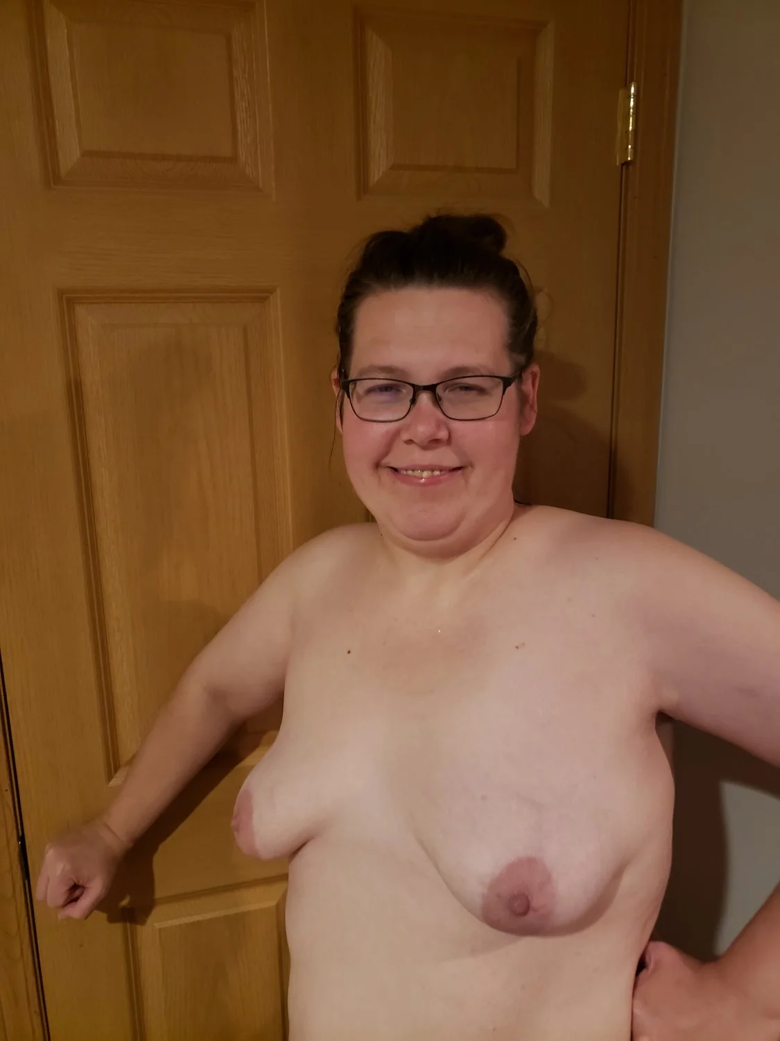 Jen - Curvaceous Wife Happy To Be Shared. image 3