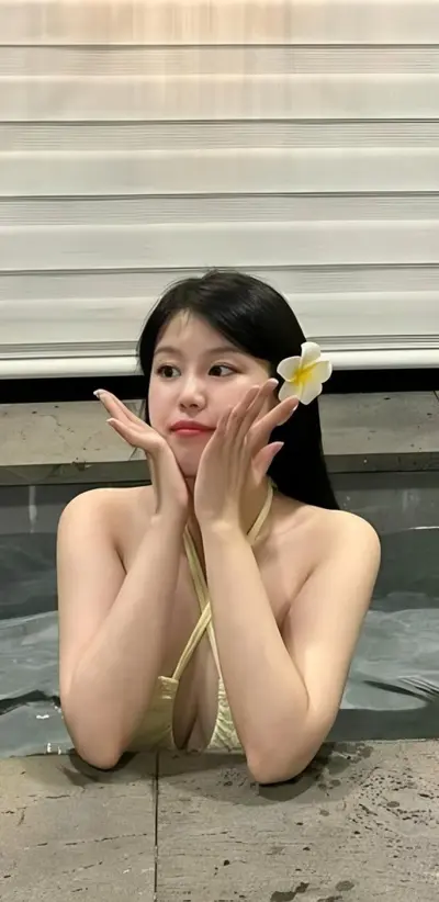 korean 정진솔 bikini cover image