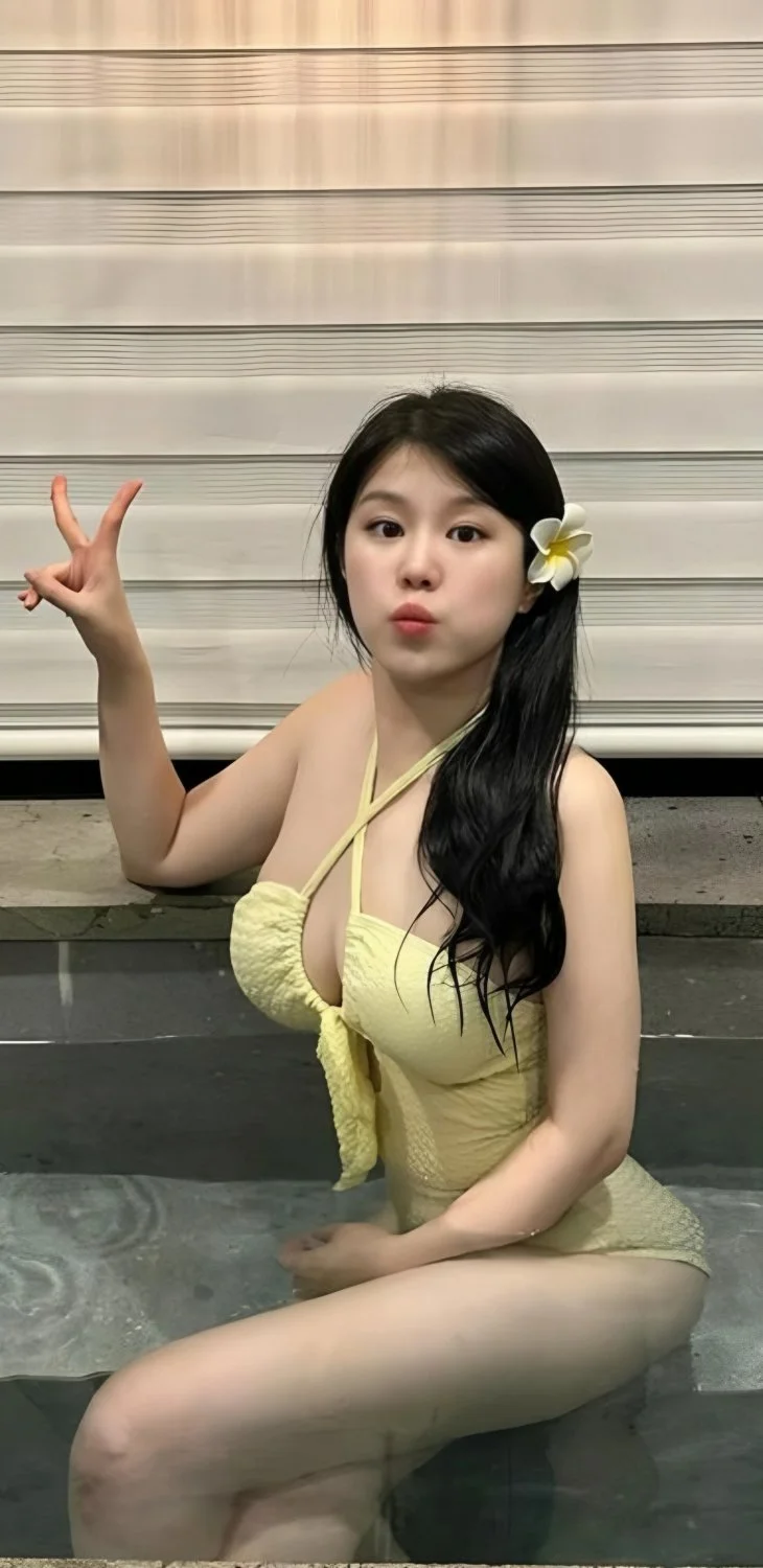korean 정진솔 bikini image 4