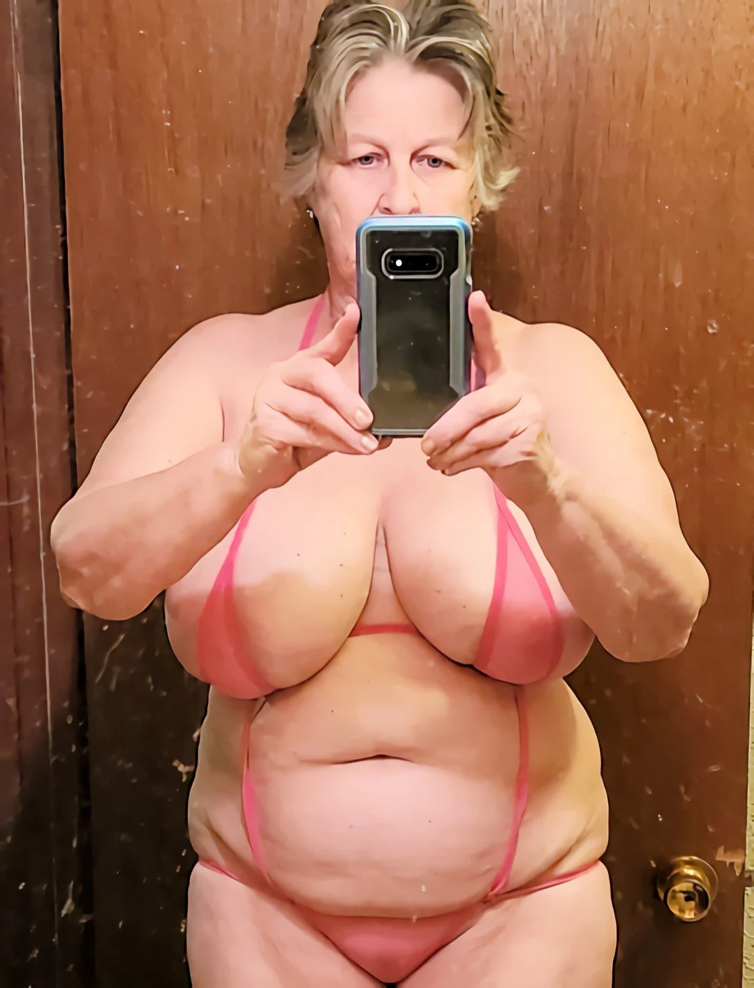 GILF Showing Off Her Body,, image 5