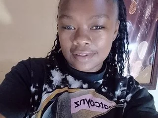Pinay joue leur chatte rasée main image