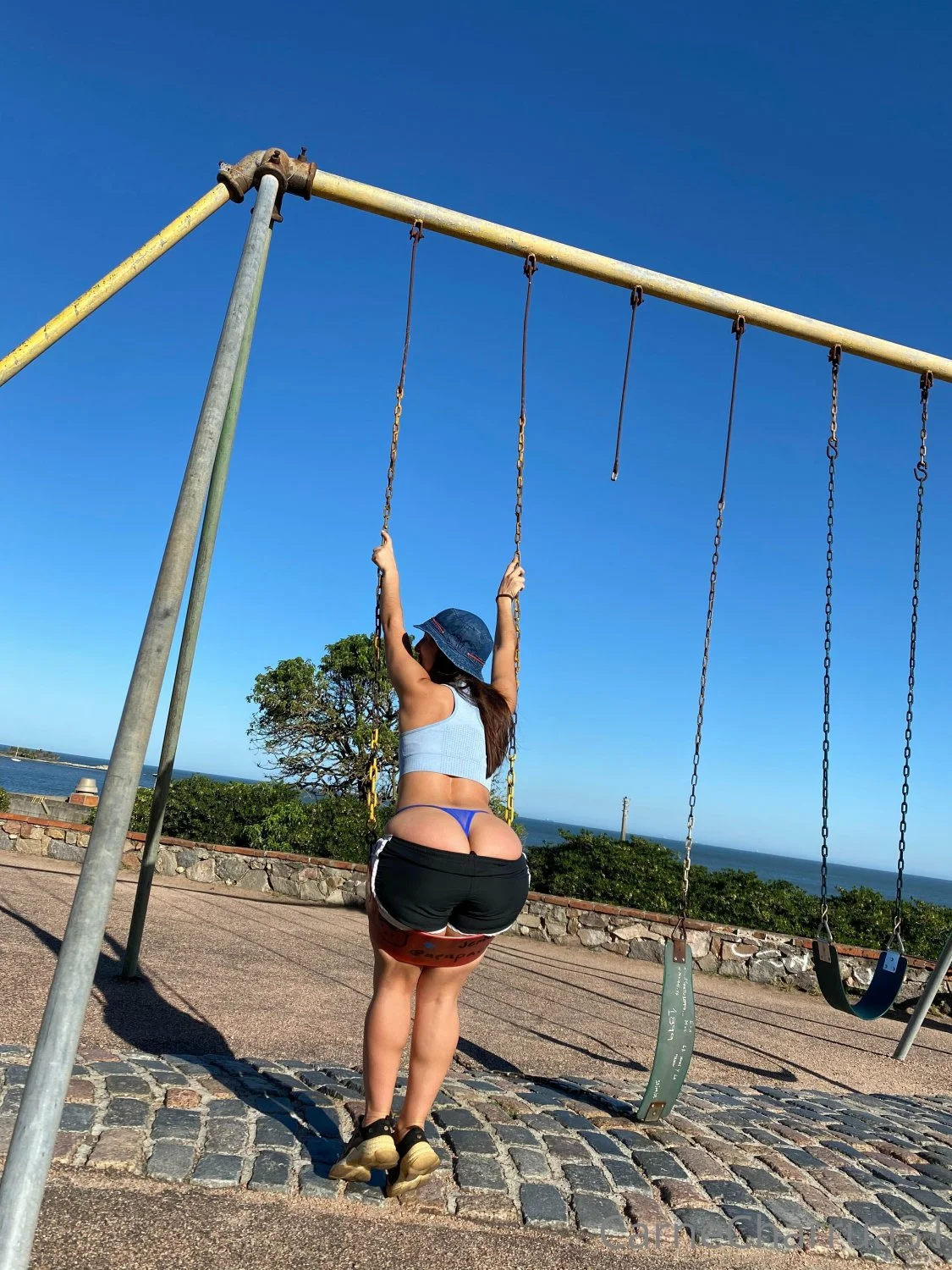 latina with a 40 + inch ass part. 6 image 31