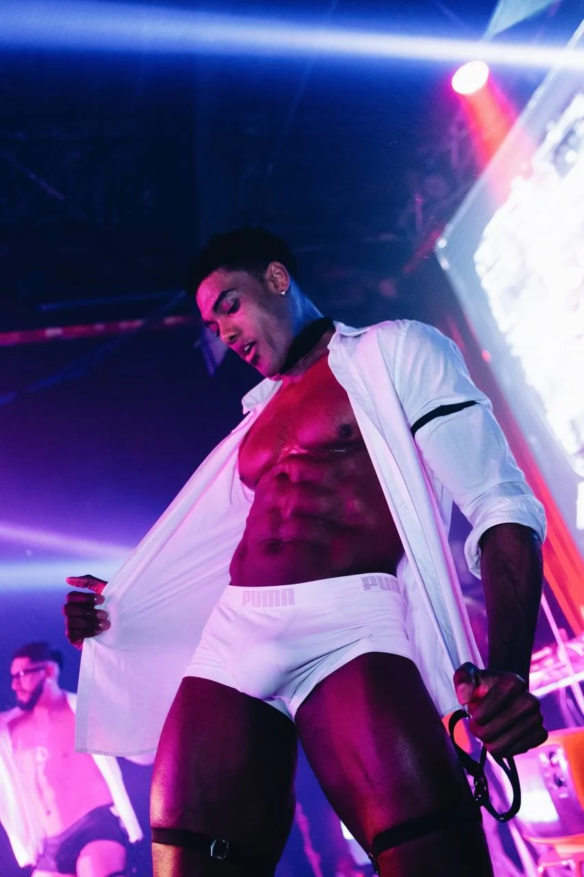 ROGER SHOWS 🌈💦🍒🍆🍑 GAY DANCER main image