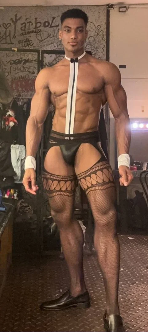 ROGER SHOWS 🌈💦🍒🍆🍑 GAY DANCER image 6