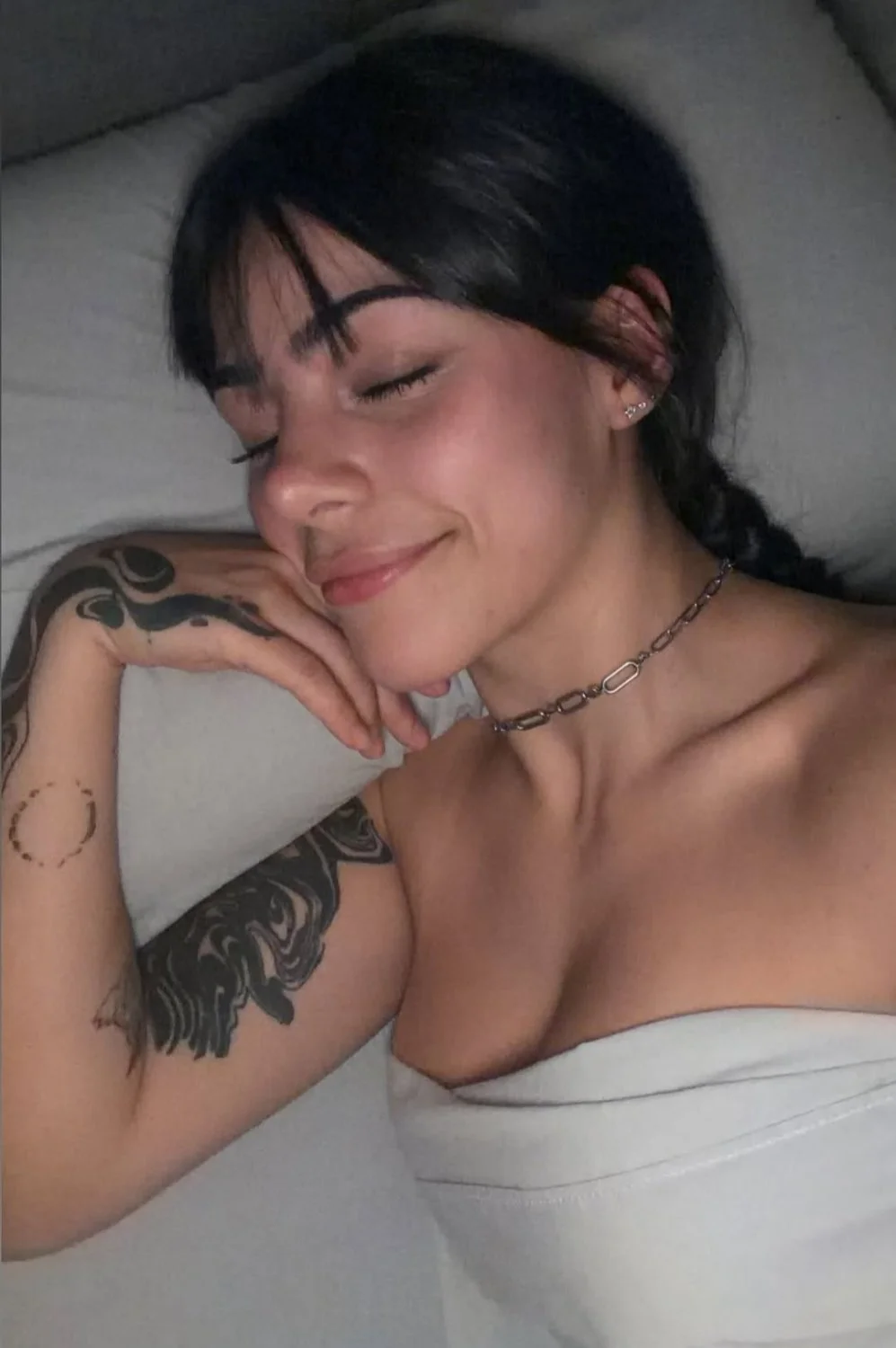 La puta argentina de milica llega para poner caliente a todos los hombres que para eso sirve. Ctlvs image 29
