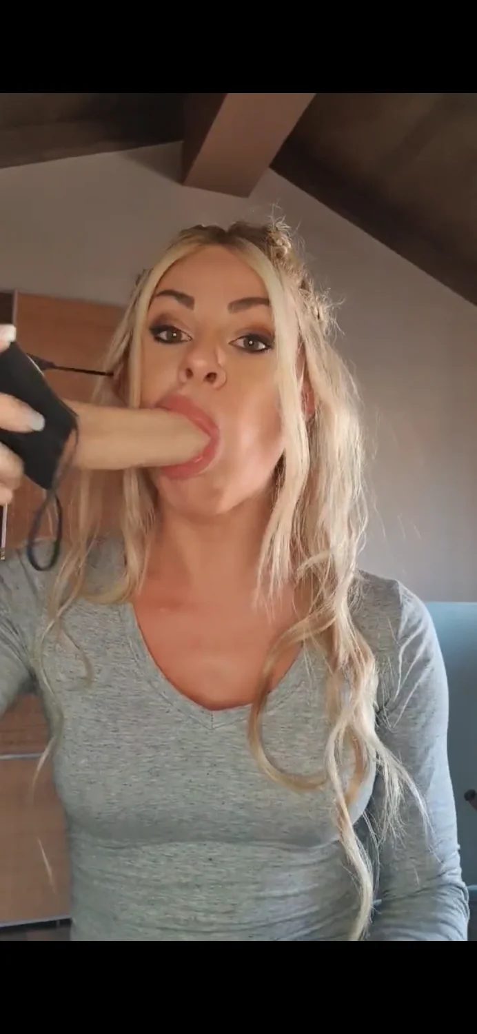 Sexy cute blonde Noemi 🥵🔥 image 2