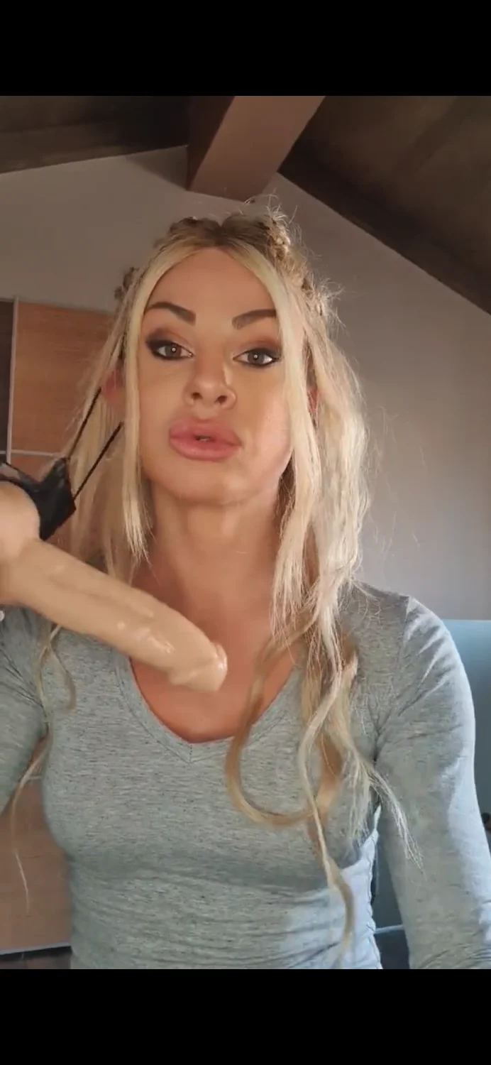 Sexy cute blonde Noemi 🥵🔥 image 6