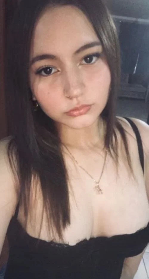 Hermosa putita tetona image 3