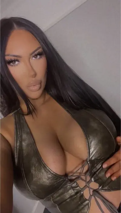 Girlfriends big tits cover image