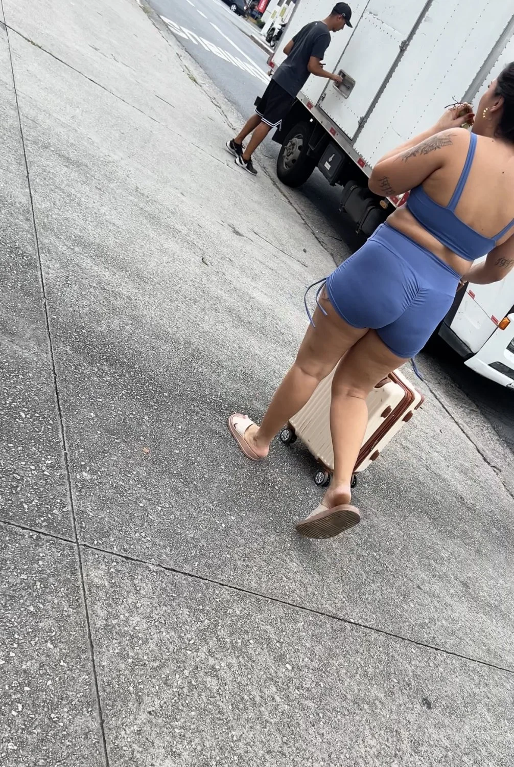 Vizinhas bucetudas , pacotao sem calcinha , tatuape image 47