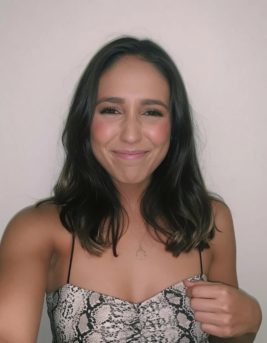 Skylar has nice tits main image