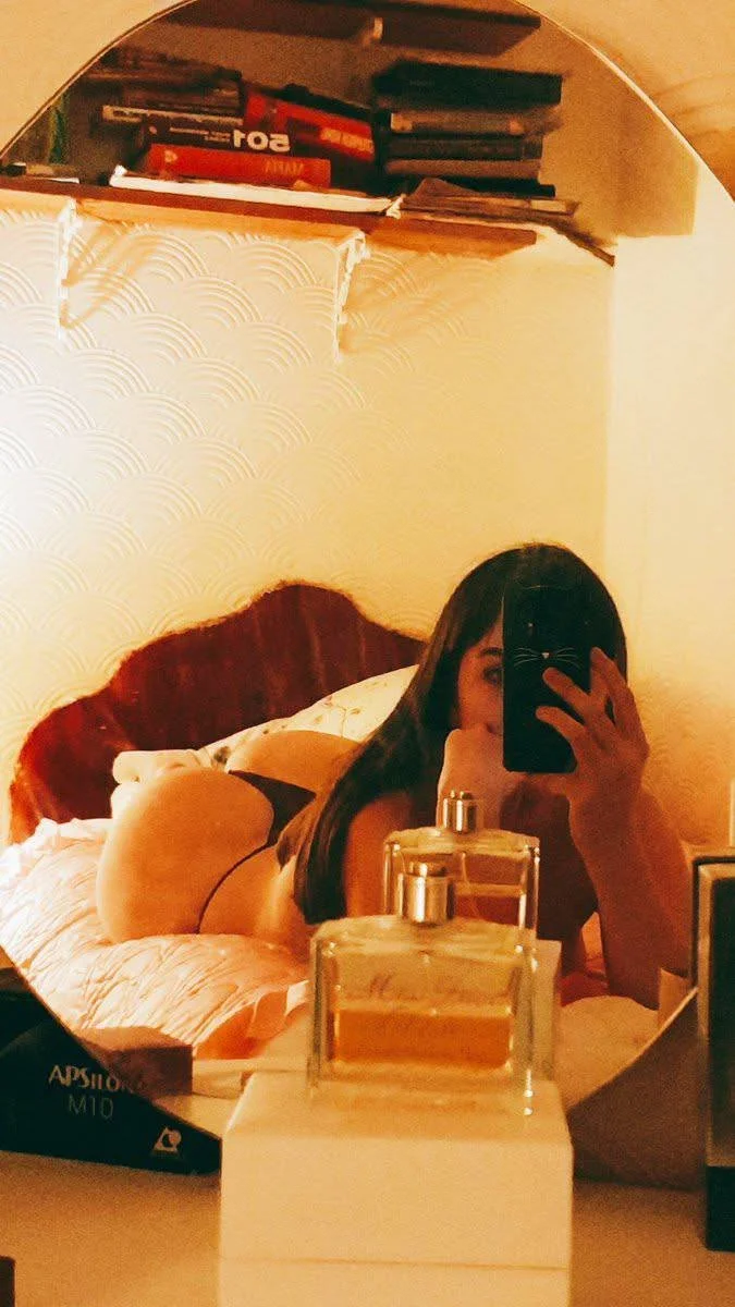 Petite Irish slag Aoife image 14