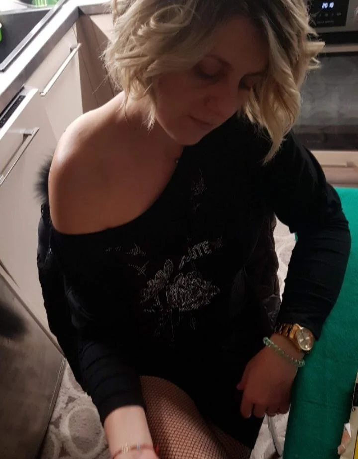 Amateur blonde submitted image 9