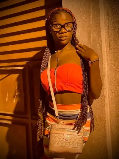 Novinha do Zango não aguentou o meu pau 🇦🇴 cover image
