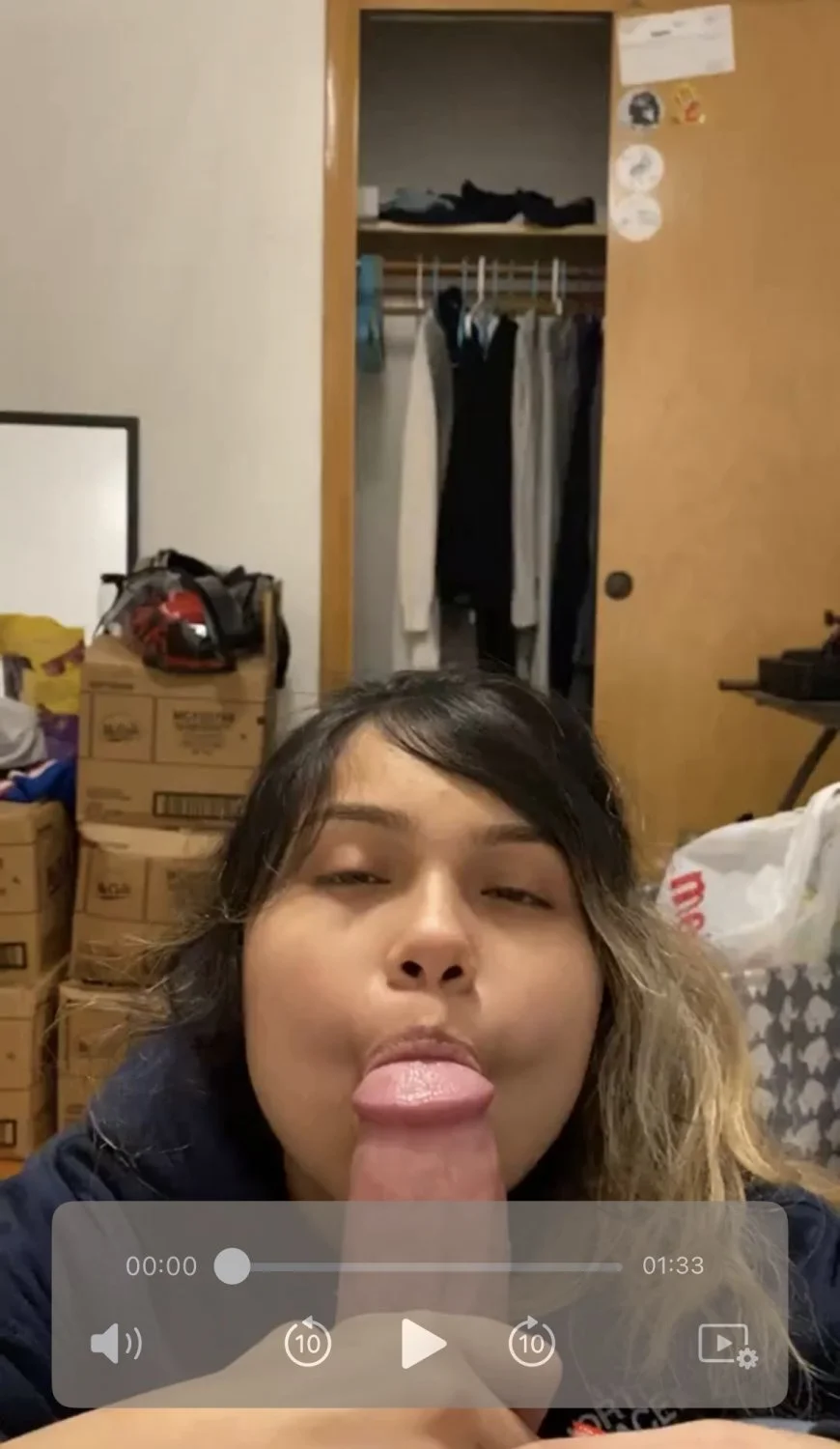 Chicago Hotel Manager Dm For Nudes image 2