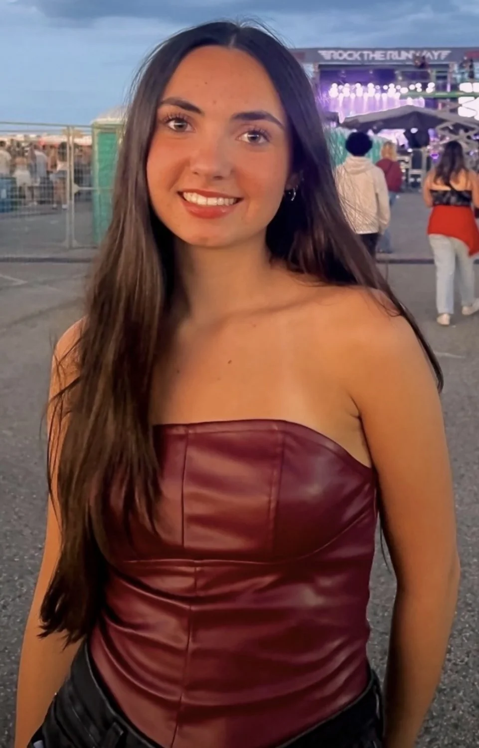 Reese Western Uni Ontario Canada Brunette First Year Teen Cutie image 18