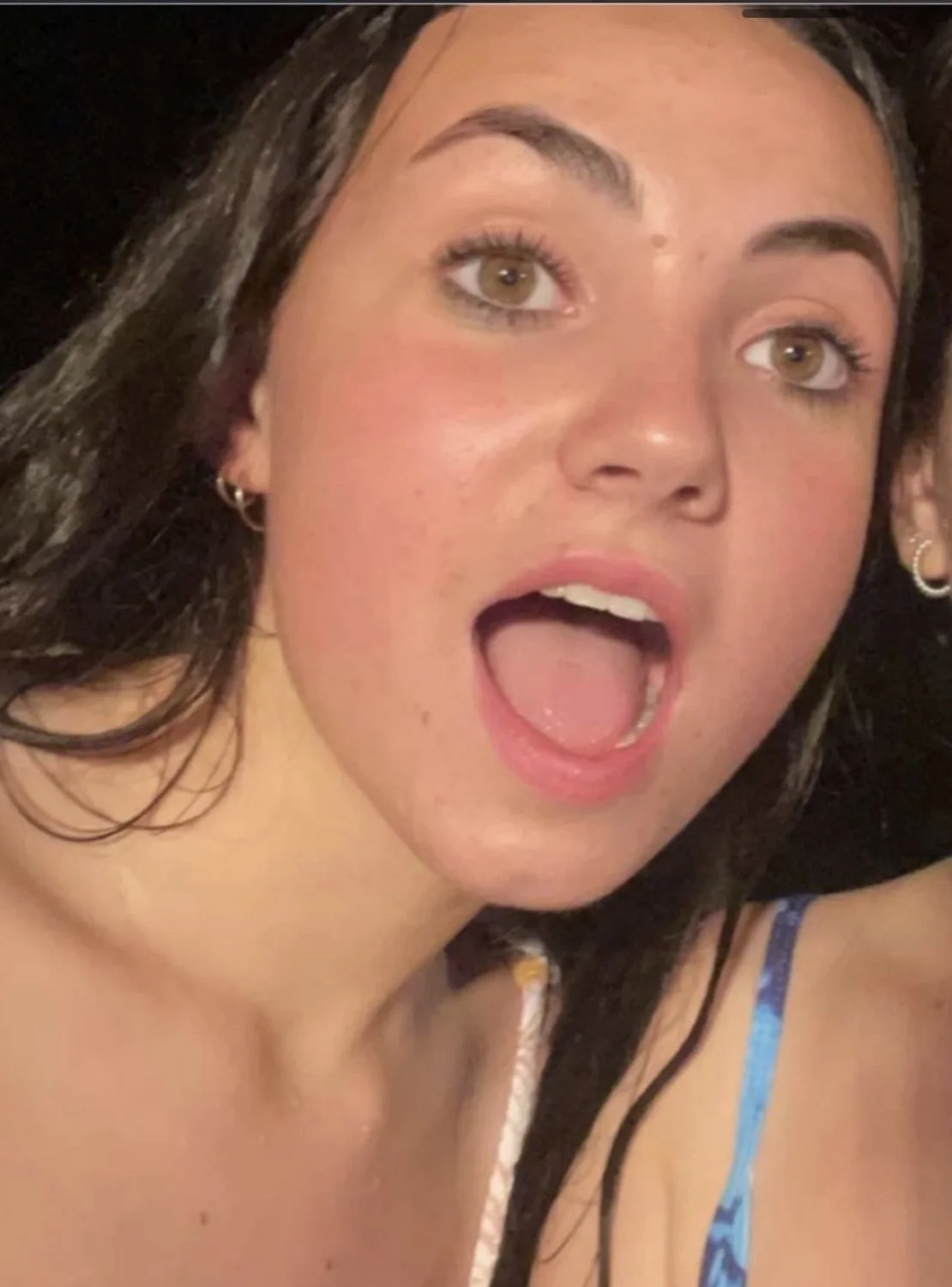 Reese Western Uni Ontario Canada Brunette First Year Teen Cutie image 2
