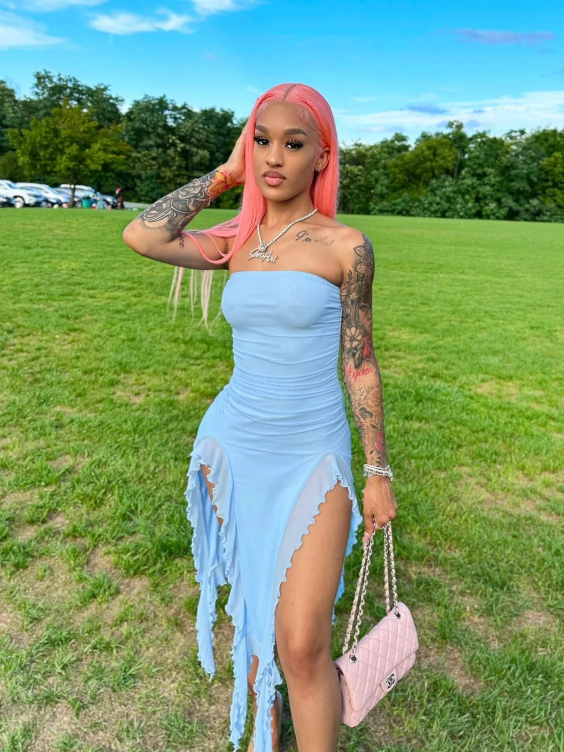 Only the baddest bitches 🔥 image 14