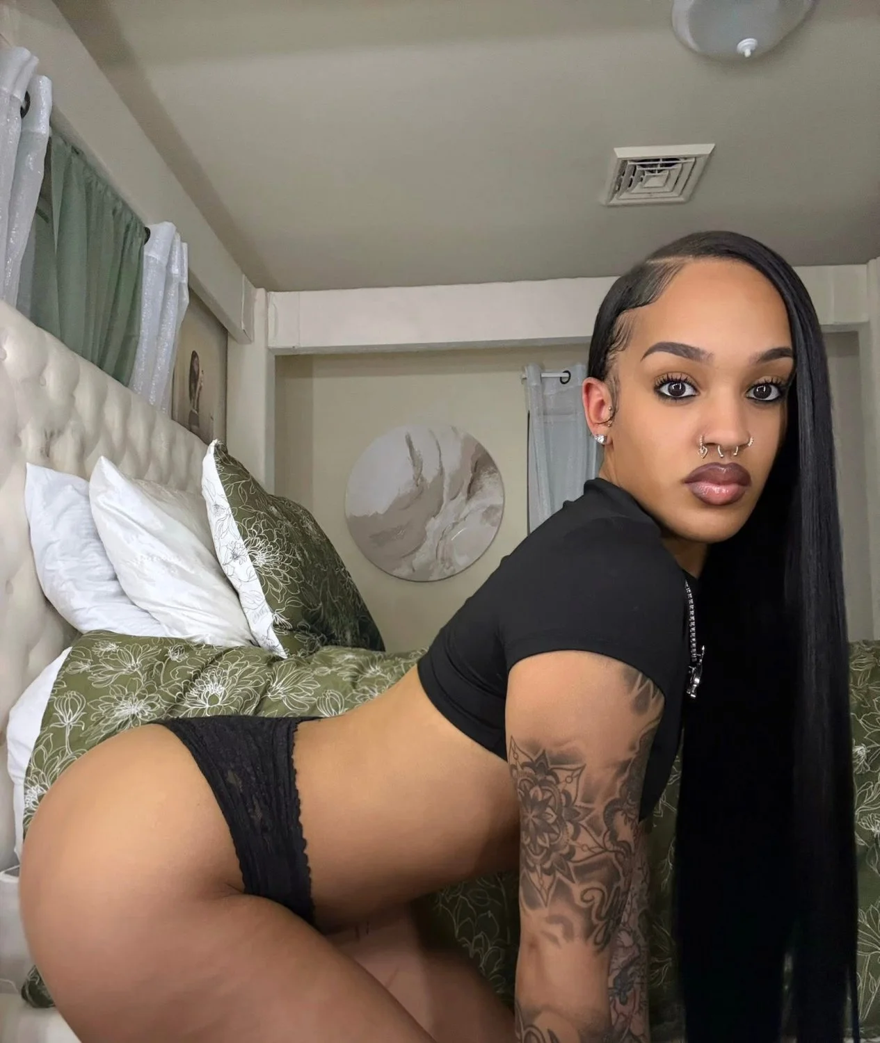Only the baddest bitches 🔥 image 20