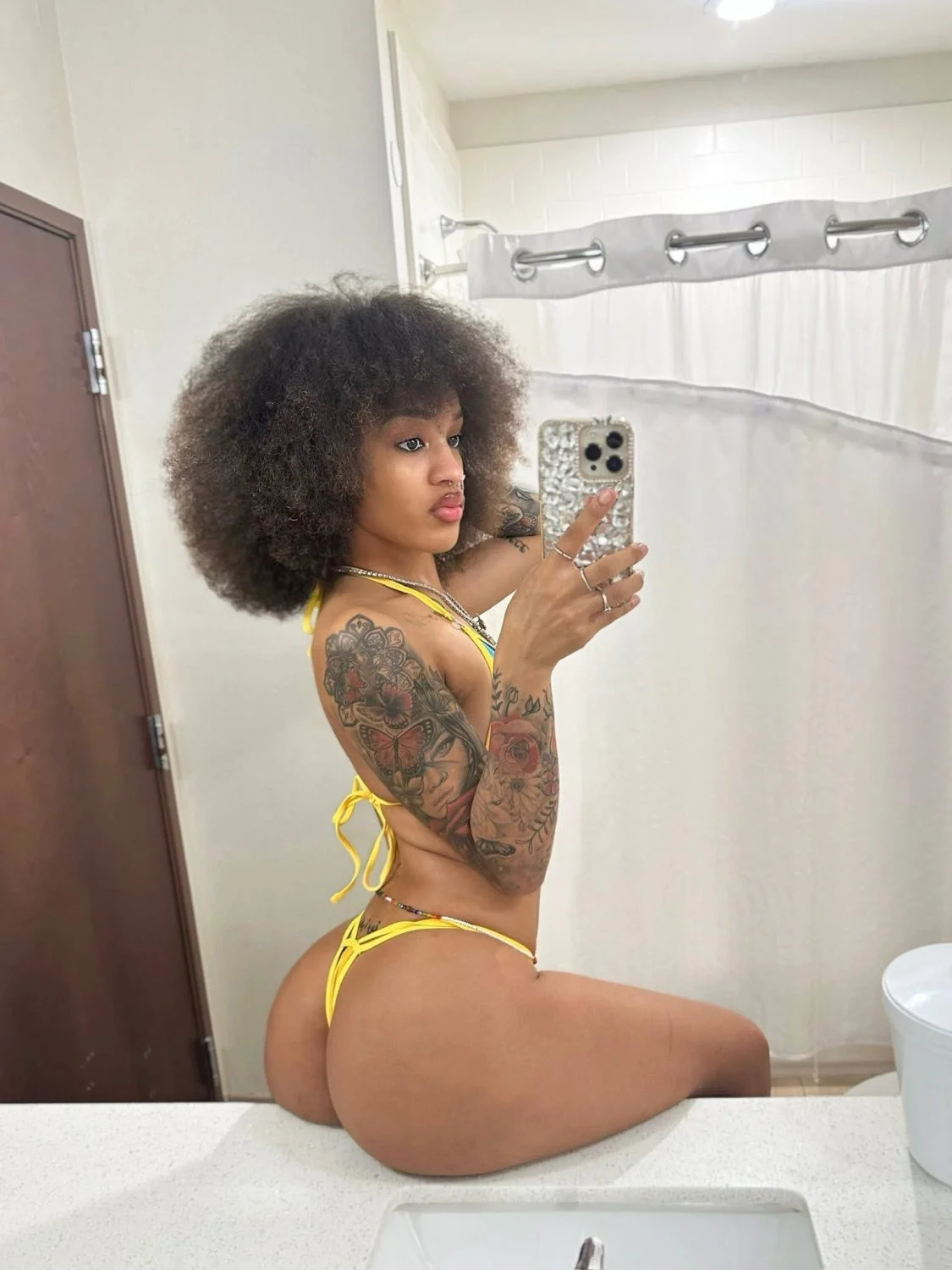 Only the baddest bitches 🔥 image 5