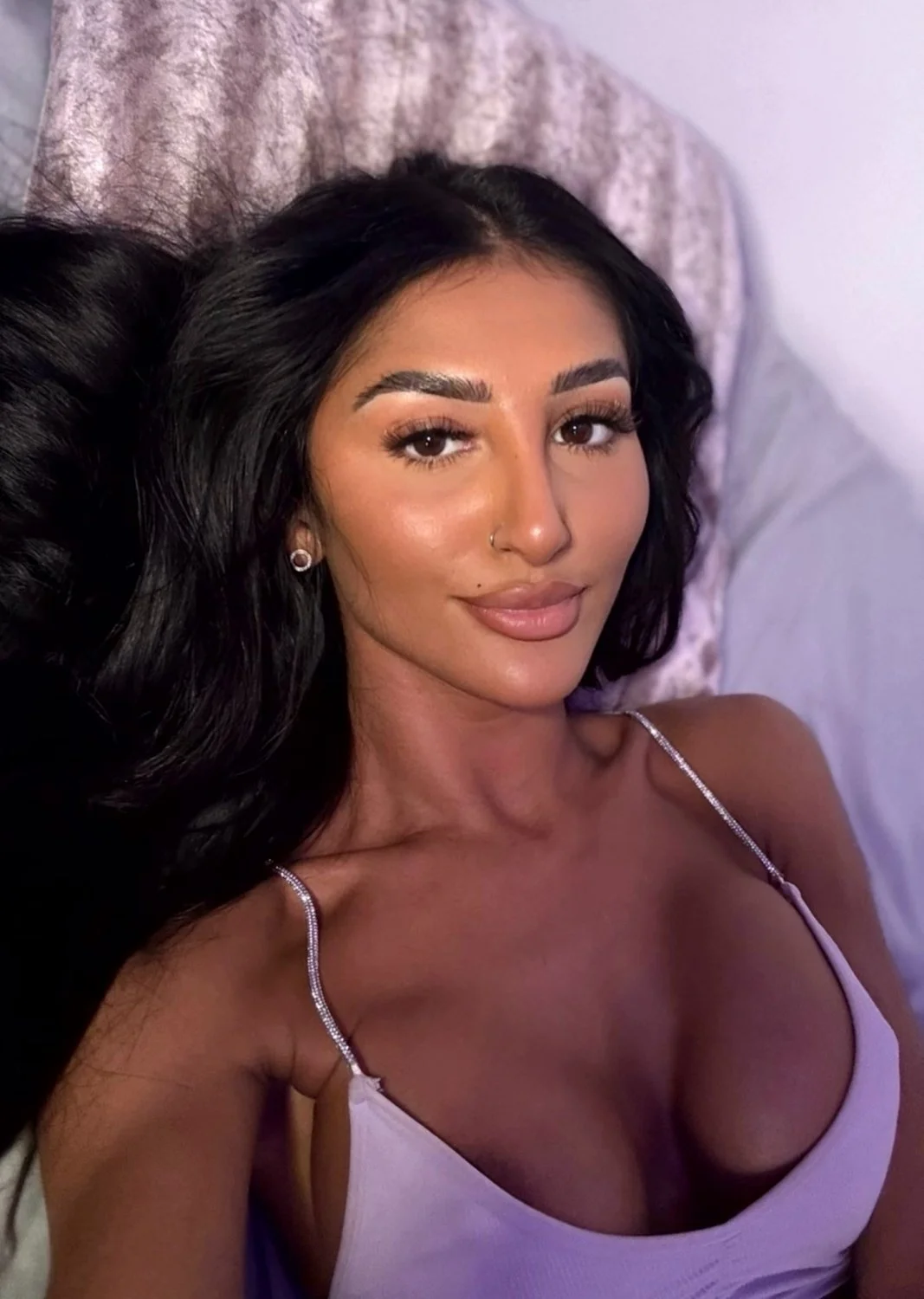 Let's have a sleepover, I'll invite you to my bed main image