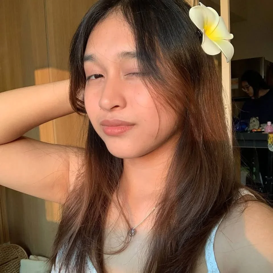 Pinay non nudes teen( dm if u want more) main image