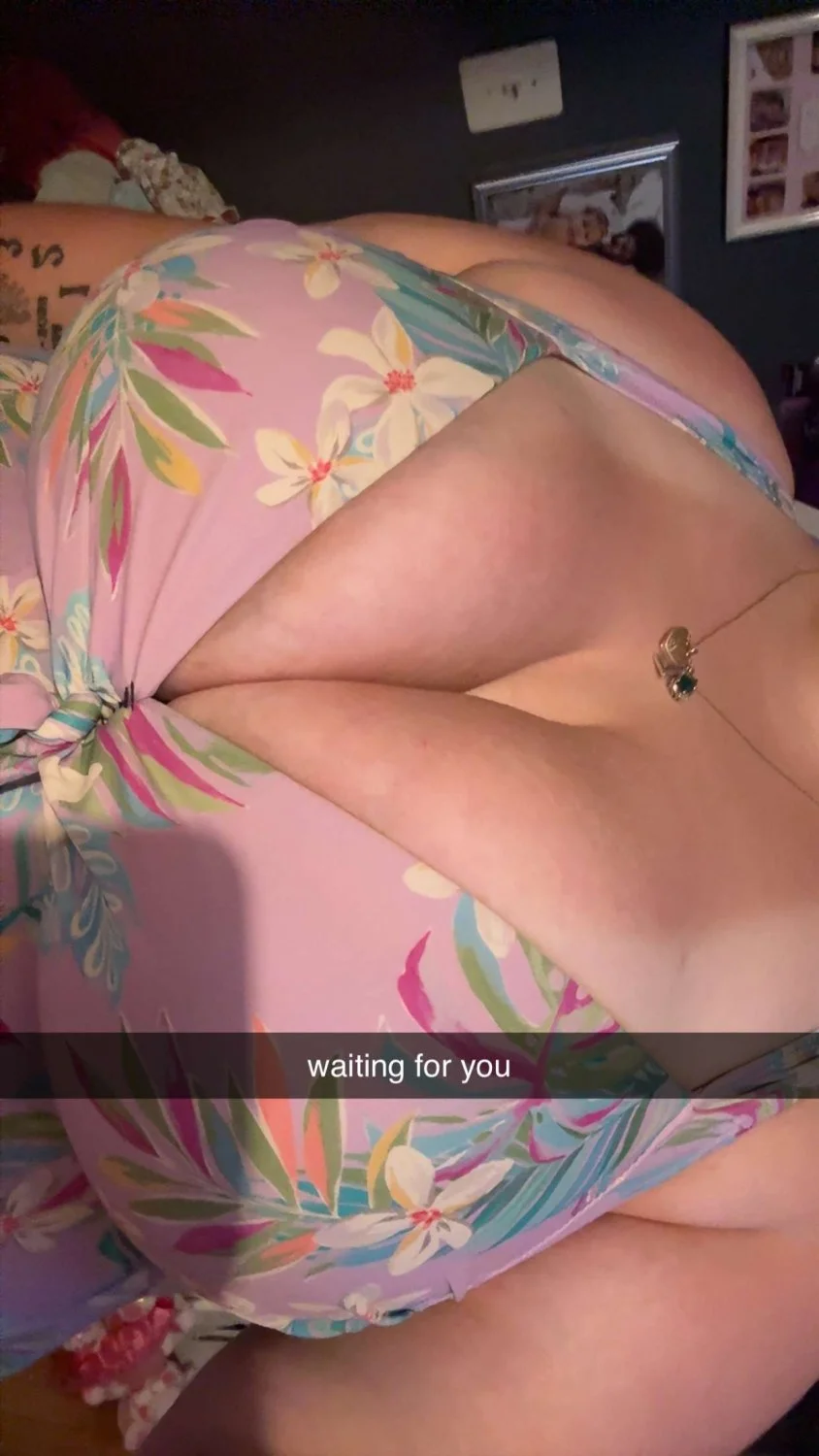 Snapchat PAWG Mikayla shows off her assets image 17