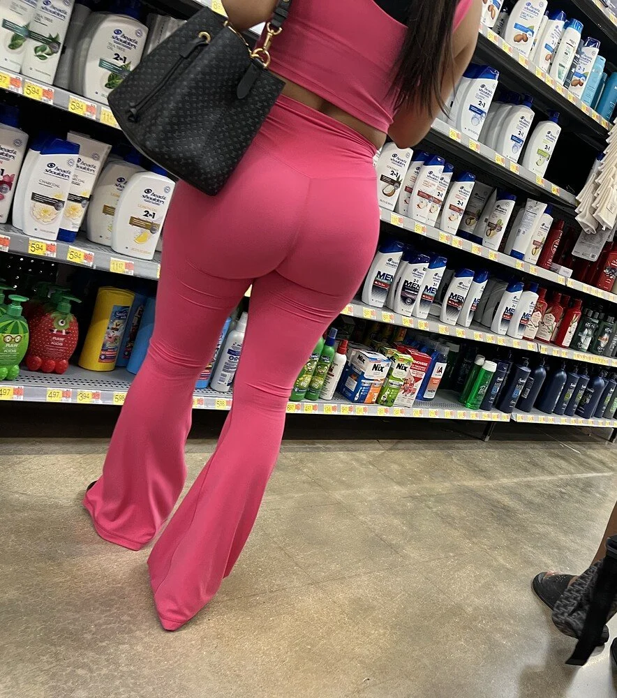 Tight milf Latina body creepshot main image