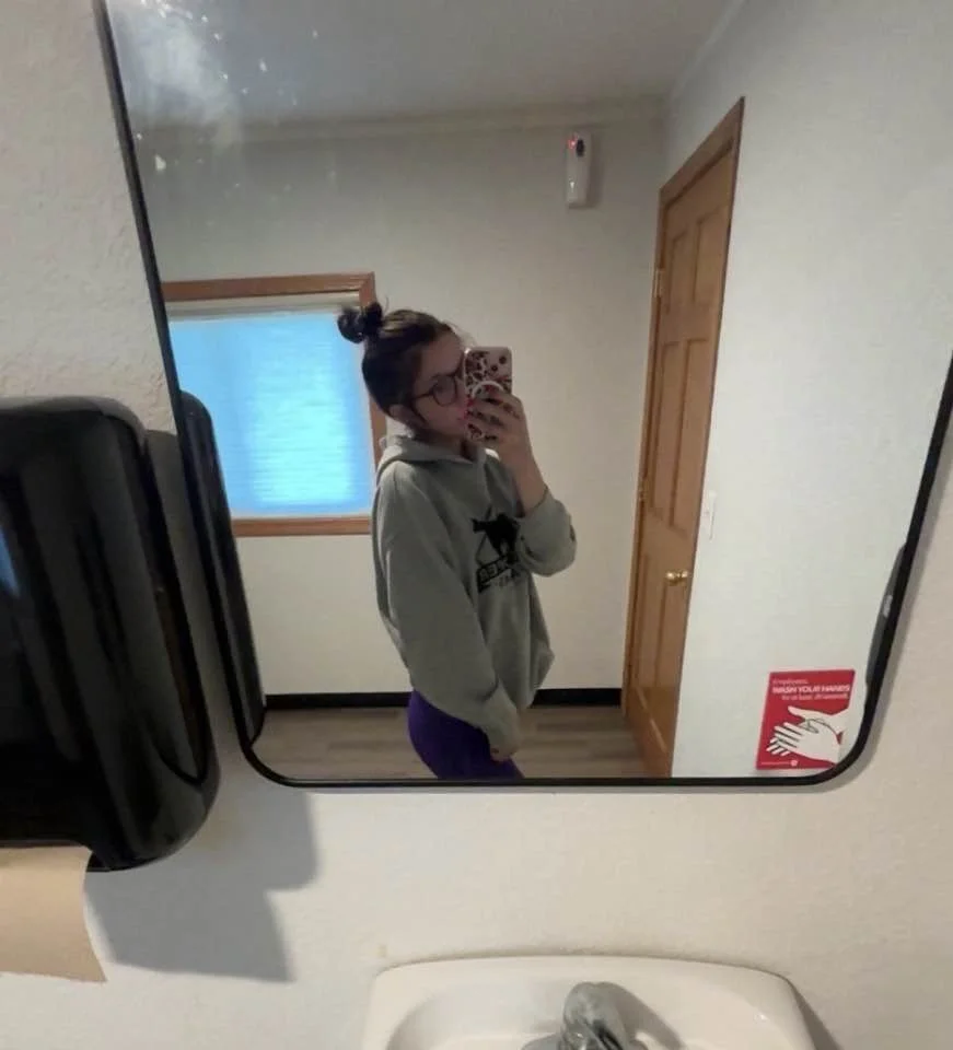 Sexy girl wants pinned down image 5