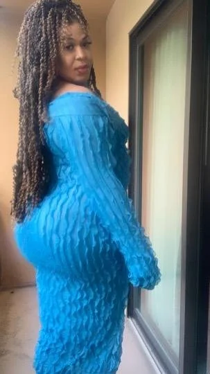 Ugly big booty Ts escort image 2